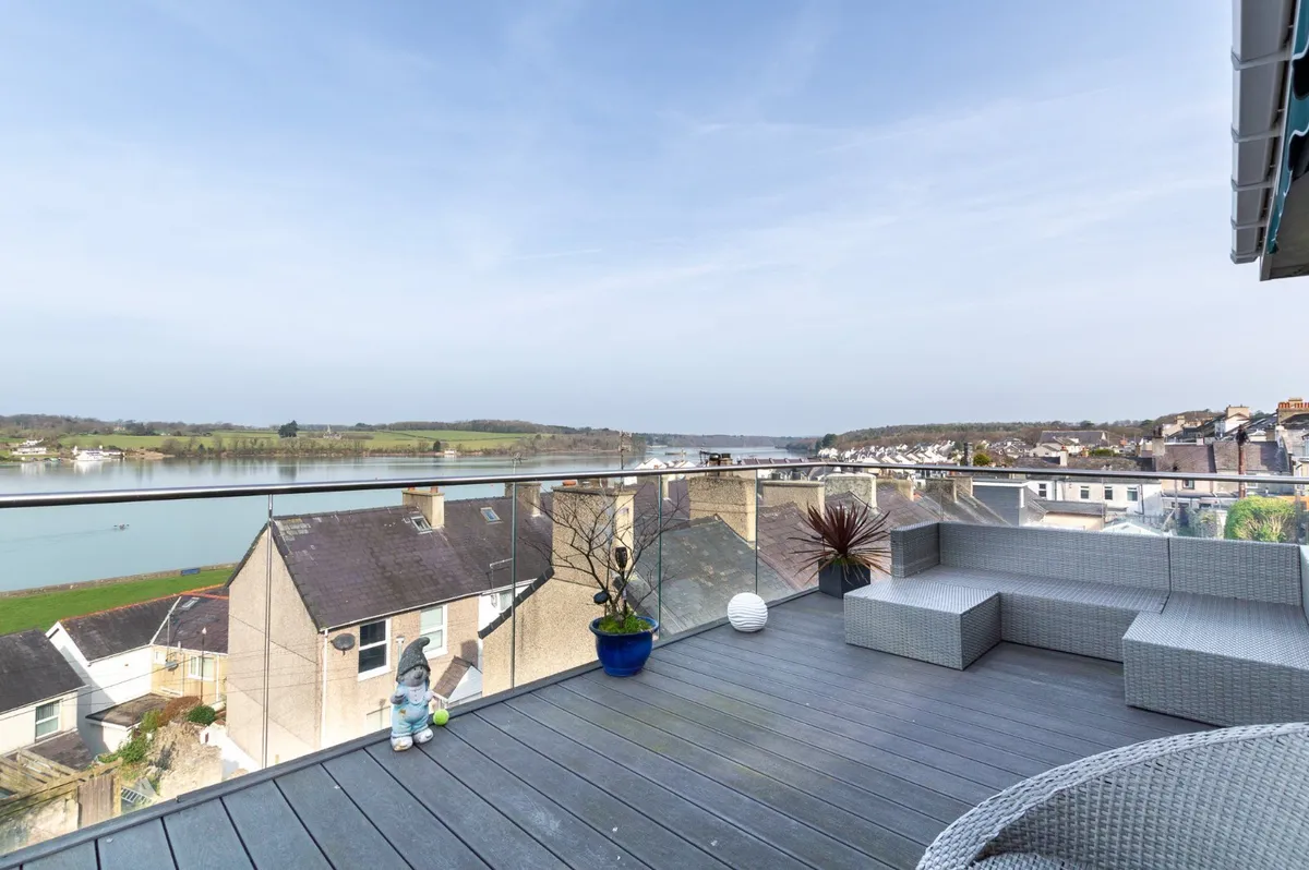 Caernarfon Road, Y Felinheli, Gwynedd, LL56