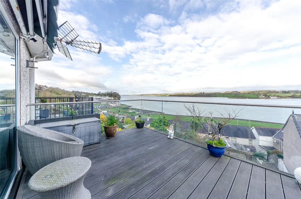 Caernarfon Road, Y Felinheli, Gwynedd, LL56