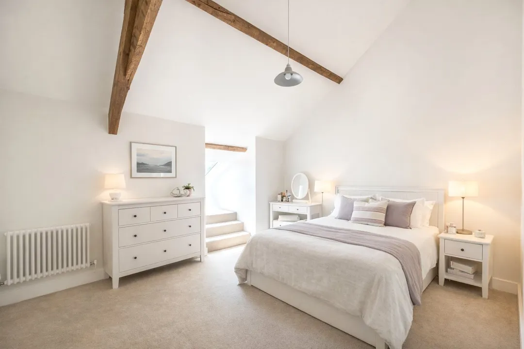 https://mr0.homeflow-assets.co.uk/files/photo/image/47007/3640/_x_/NEW250055_54.jpg