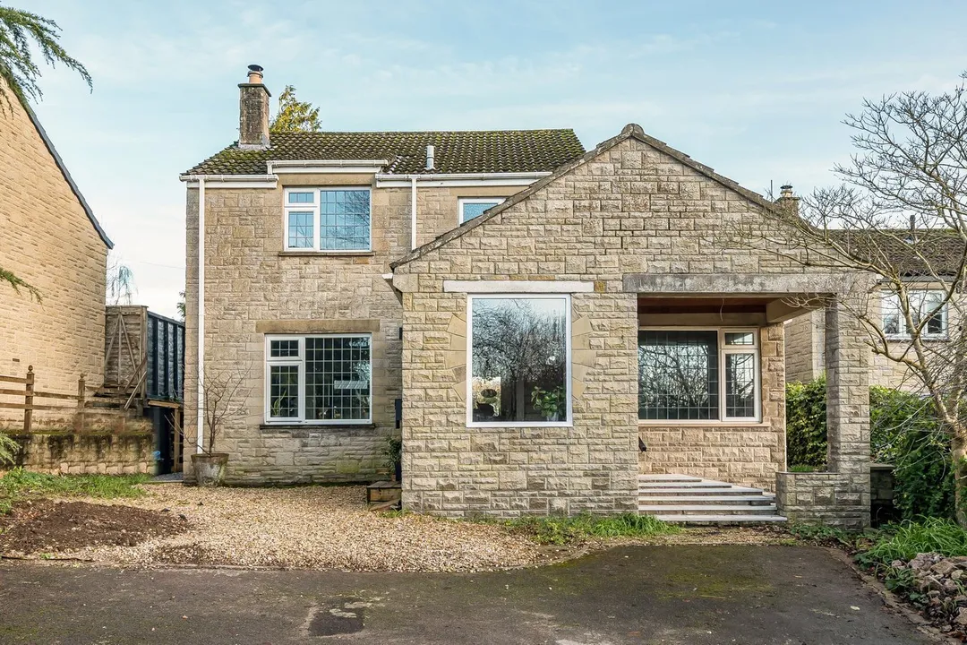 https://mr0.homeflow-assets.co.uk/files/photo/image/47008/3482/_x_/53385852.jpg