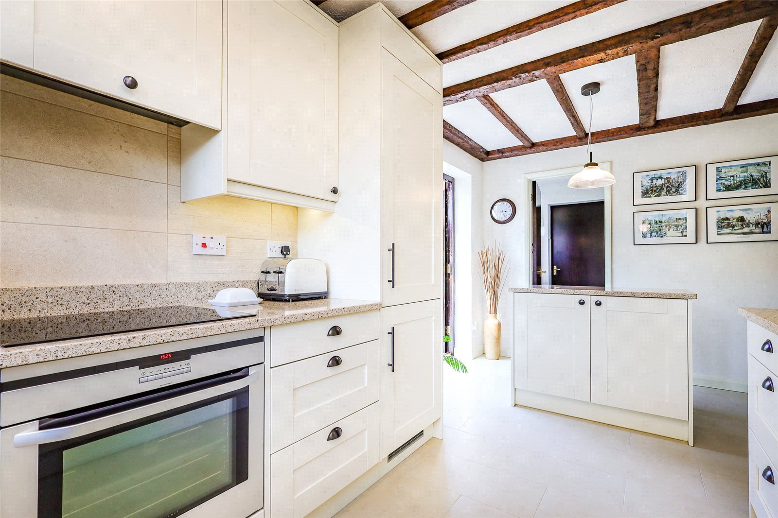 Bishearne Gardens, Liss, Hampshire, GU33 Image 10