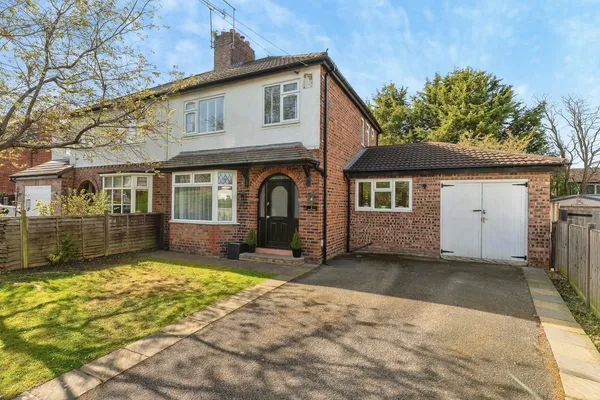 Henley Road, Chester, Cheshire, CH4