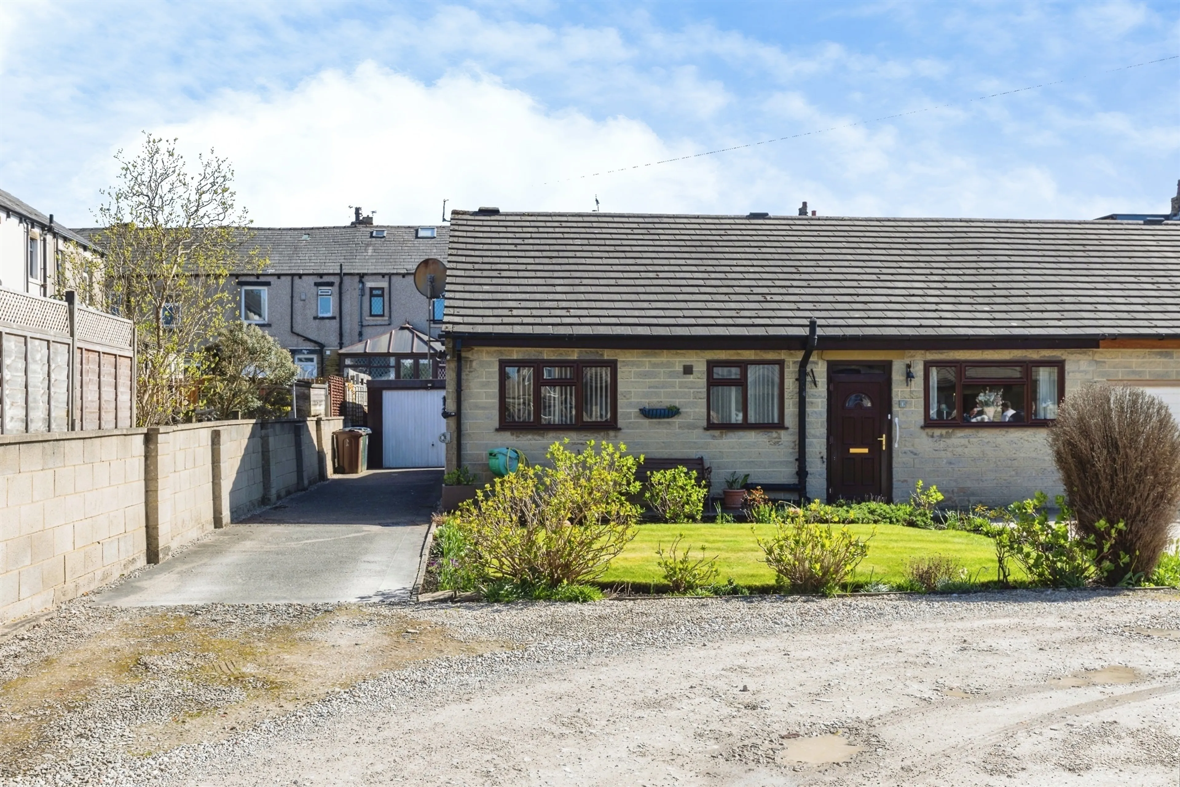 Property at Tanglewood Court, Bradford