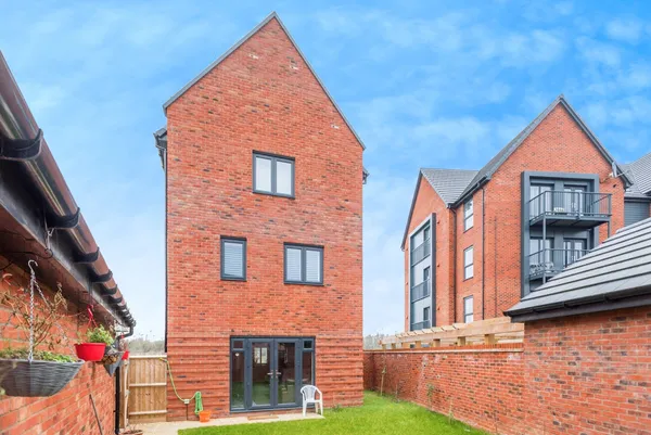 Scott Way, Swindon, SN1