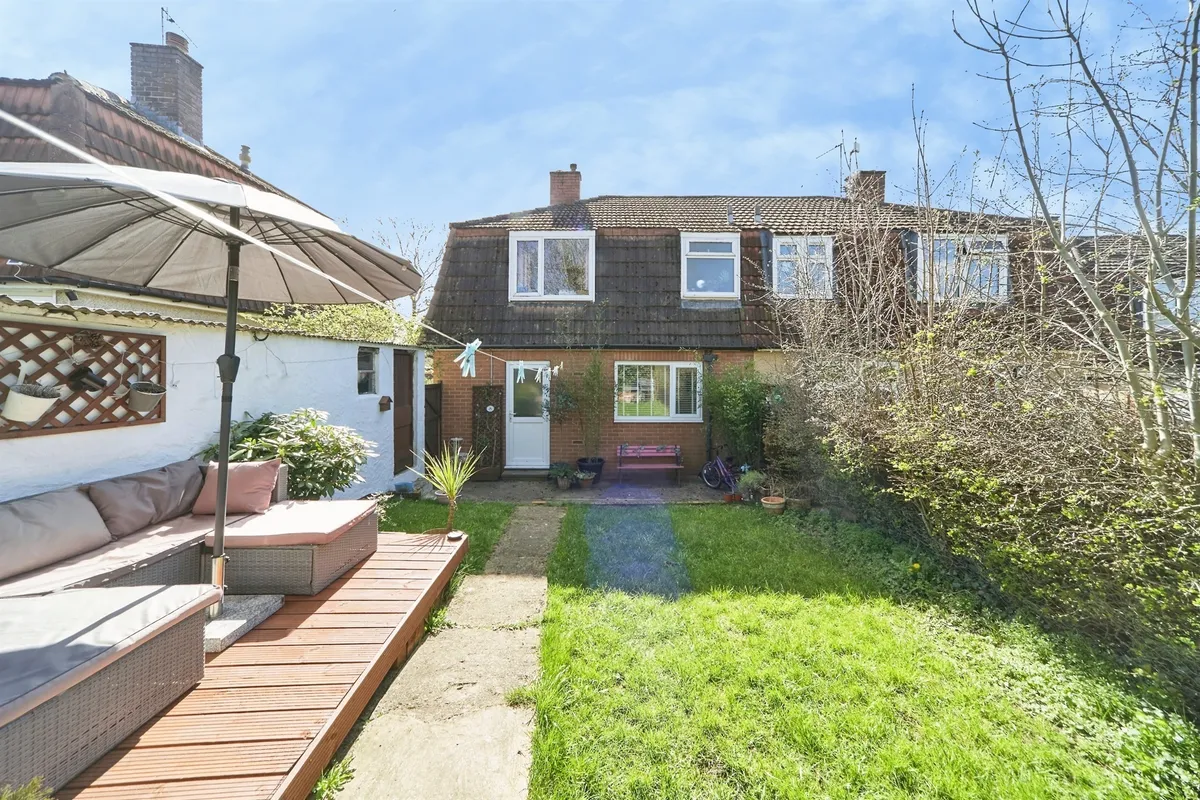 Queensway, Yeadon, LEEDS