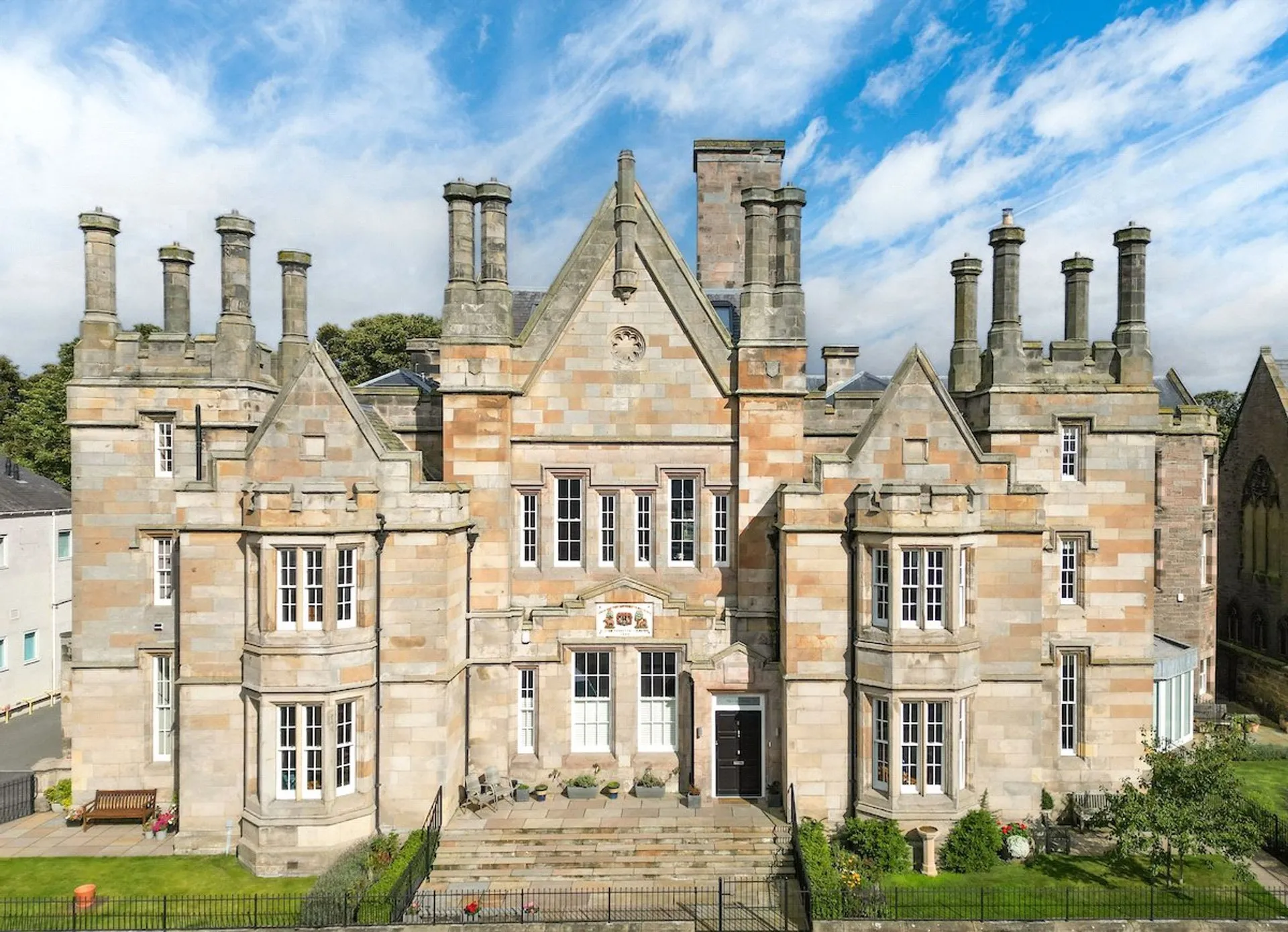 Property photo top 0