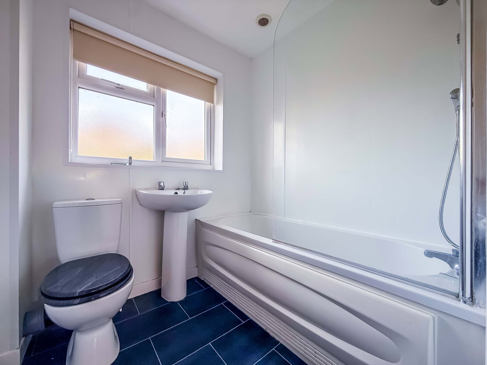 Lake View Close, Kew, Southport, PR8 Image 10
