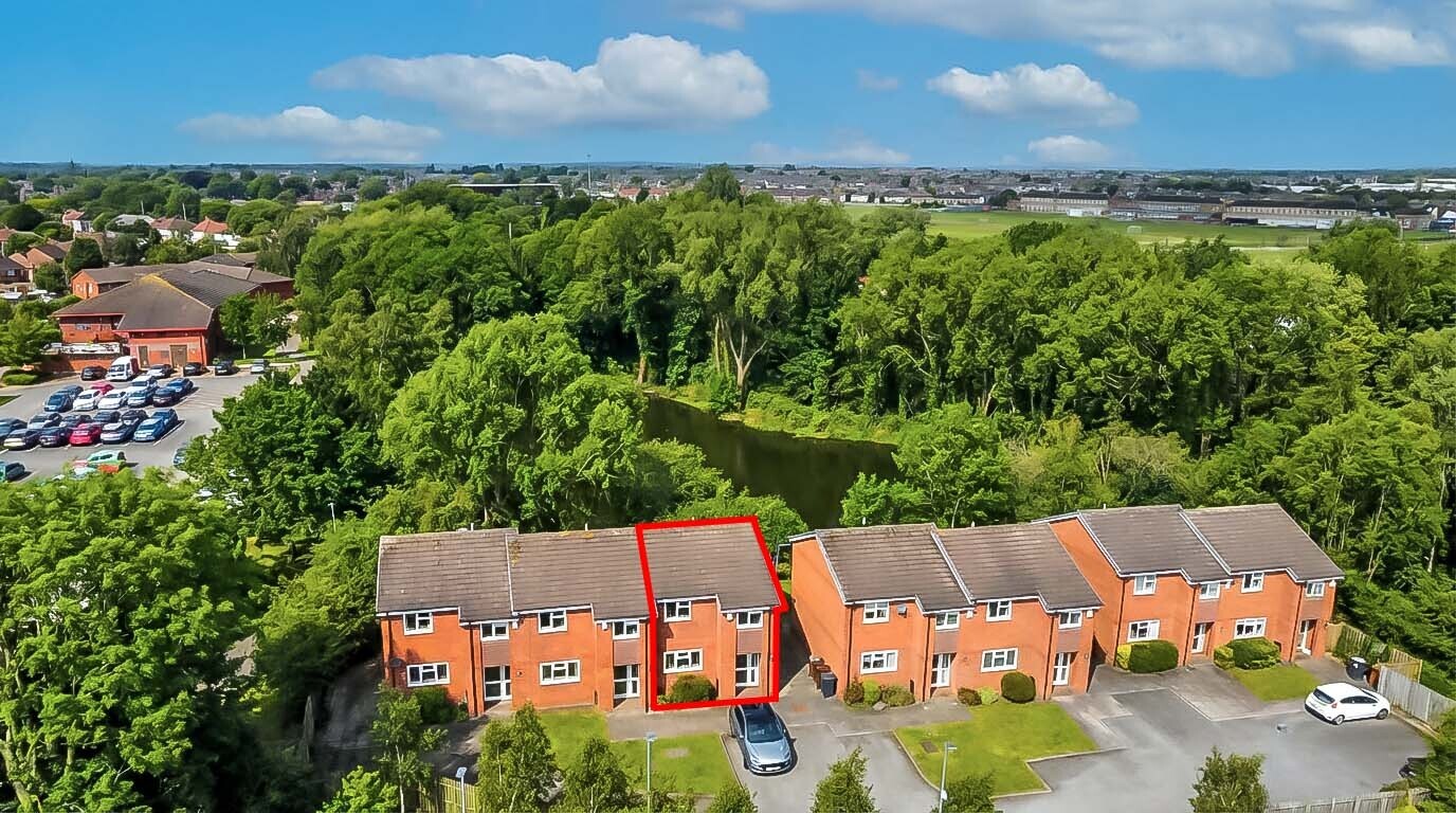 Lake View Close, Kew, Southport, PR8 Image 2