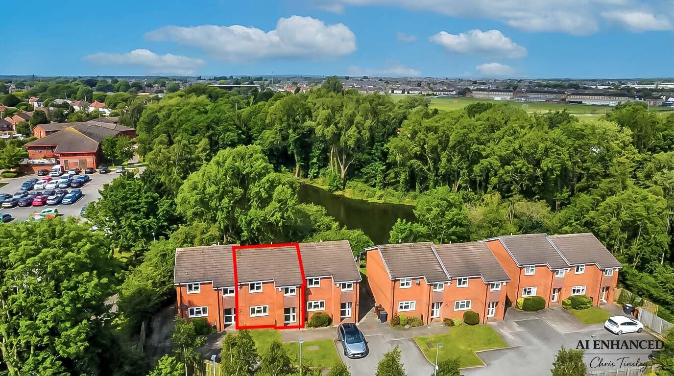 Lake View Close, Kew, Southport, PR8 Image 1