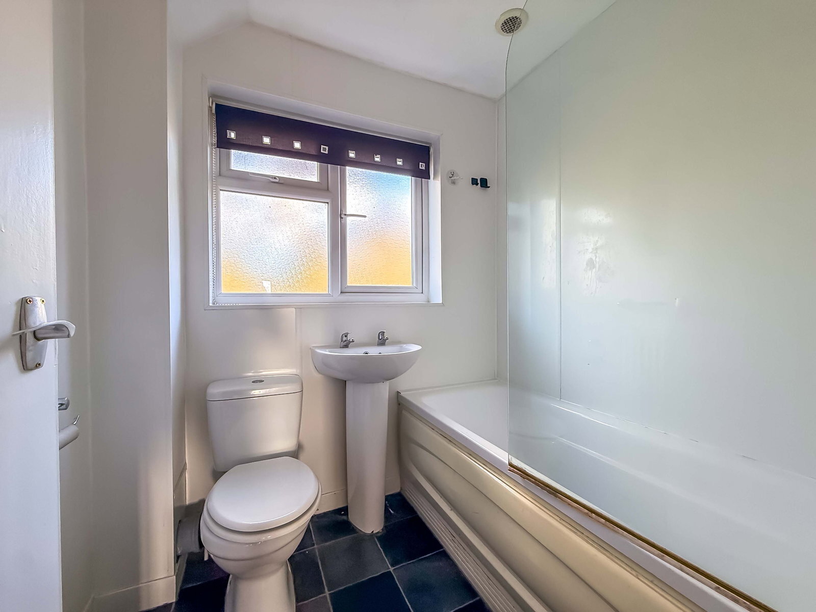 Lake View Close, Kew, Southport, PR8 Image 9