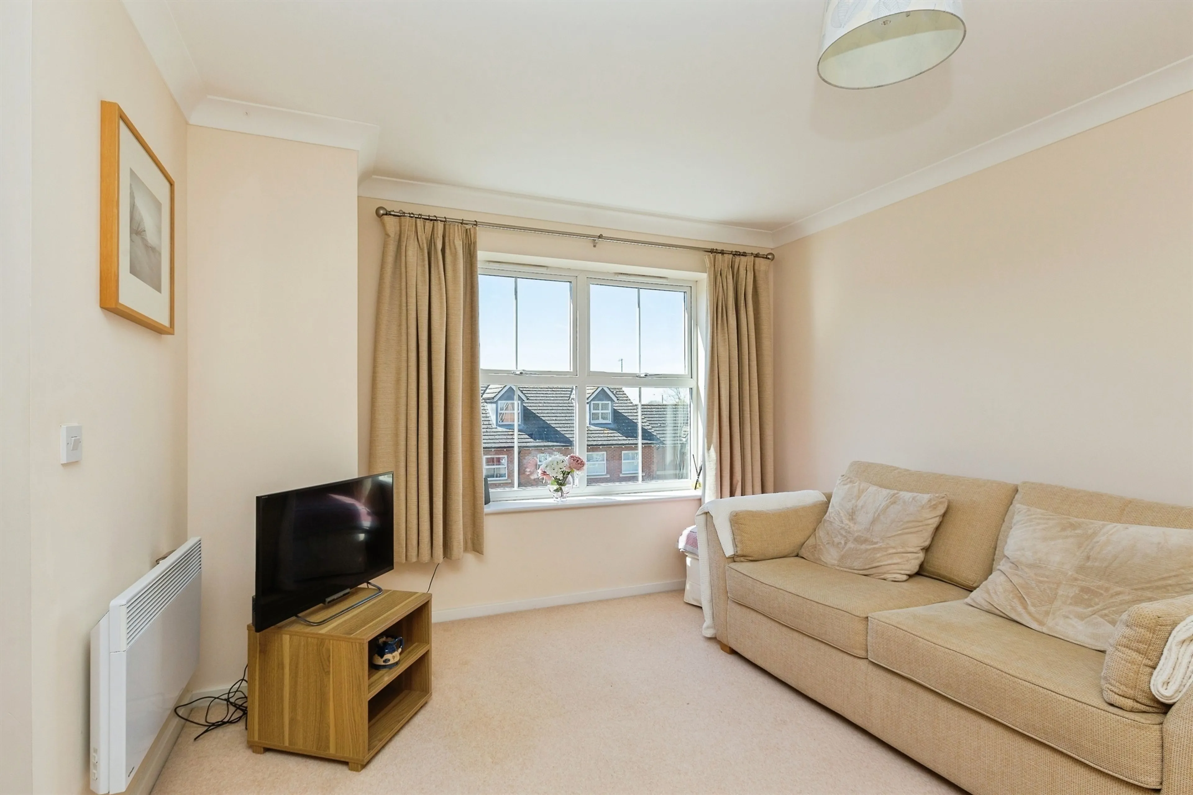 Property at Juniper Drive, Weston Turville, Aylesbury