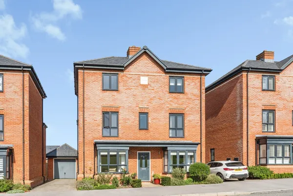 Hospital Road, Wellesley, Aldershot, ...
