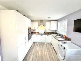 Castle Way, PONTEFRACT thumb 3