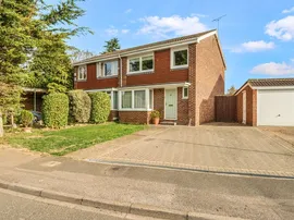 Fawley Close, Maidenhead photo
