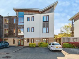 Cowleaze, Chippenham thumb 3