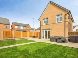Little Wood Way, Wakefield thumb 2