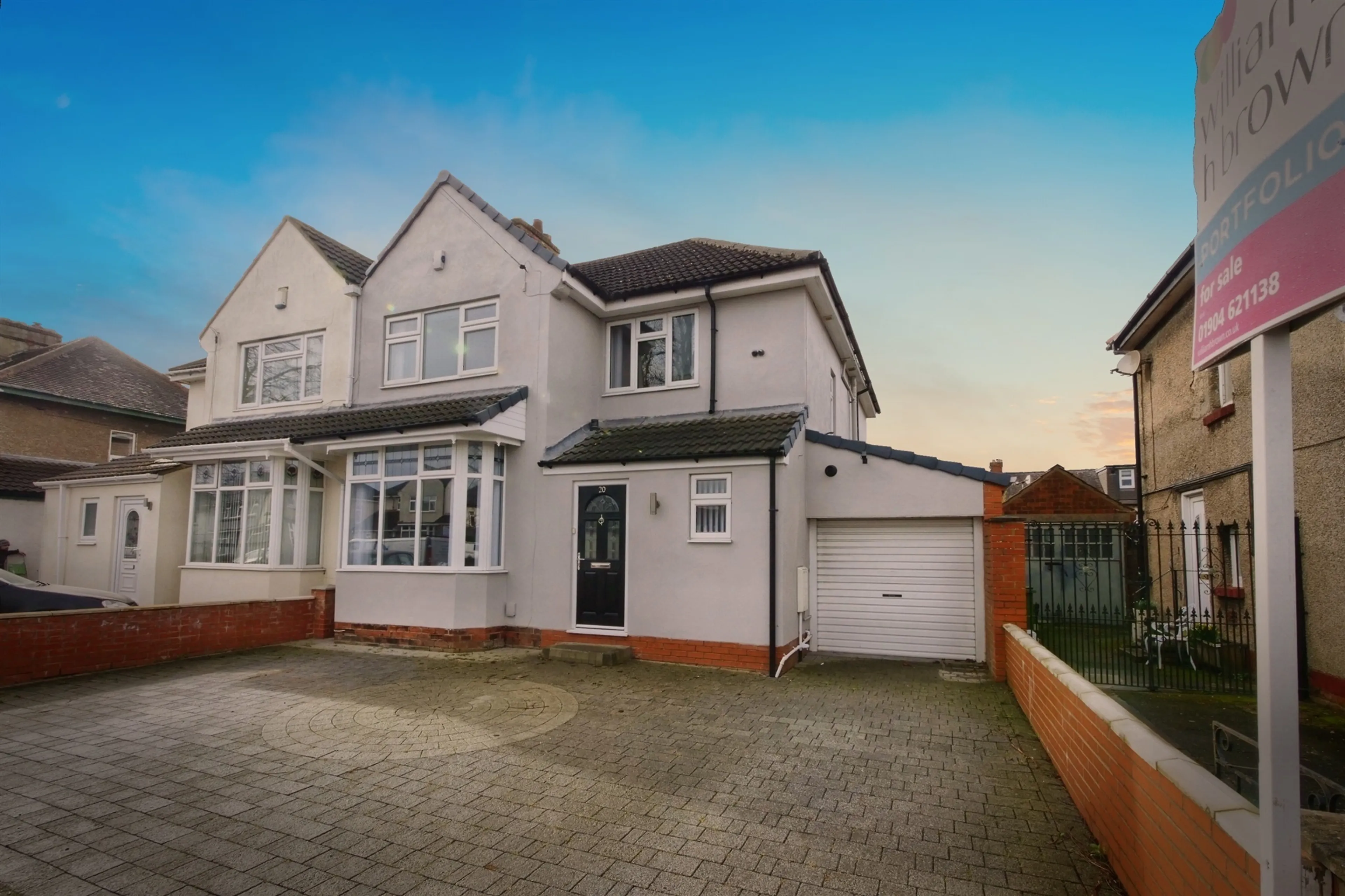 Property at Fifth Avenue, York