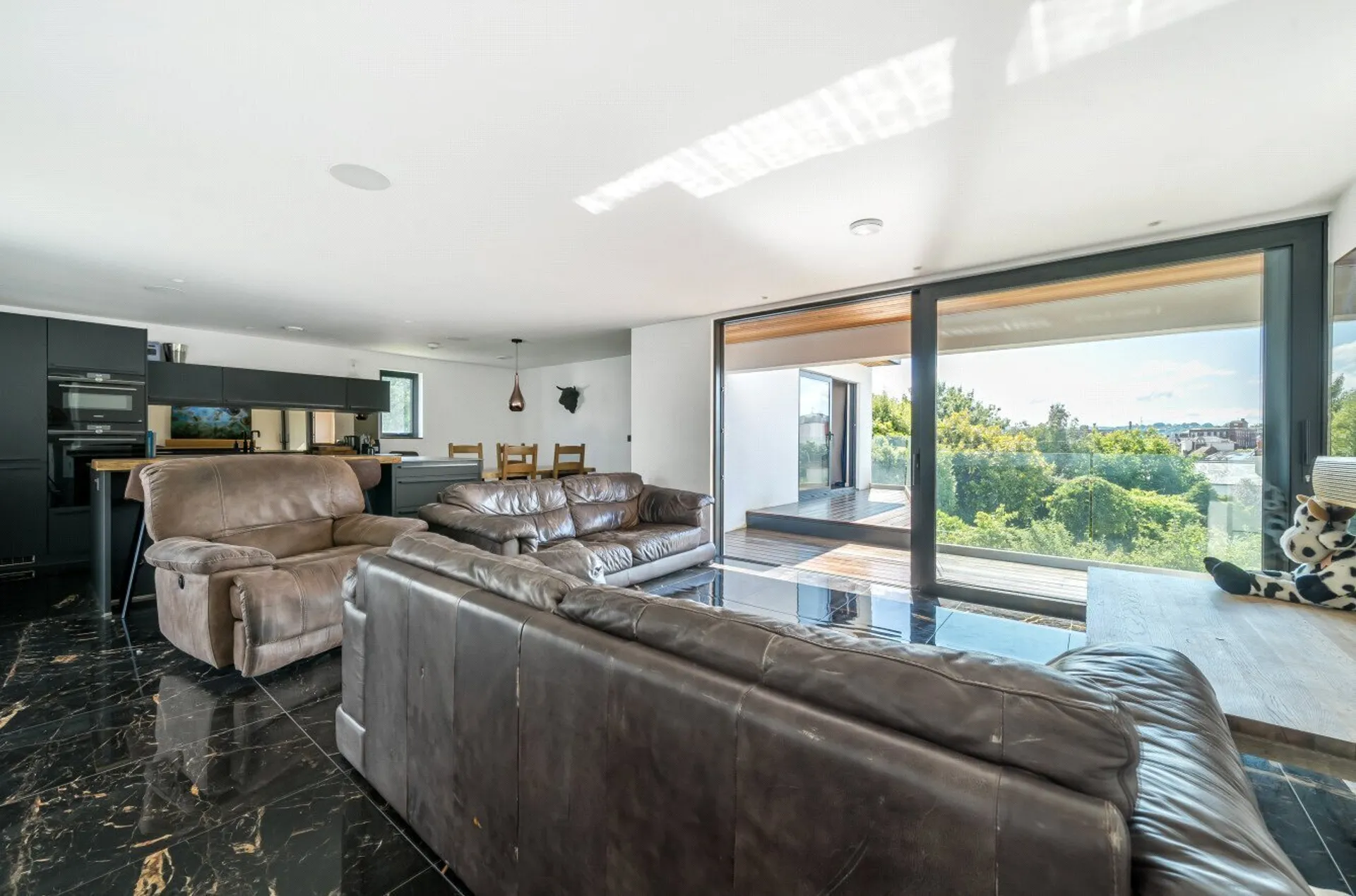 Property photo top 2