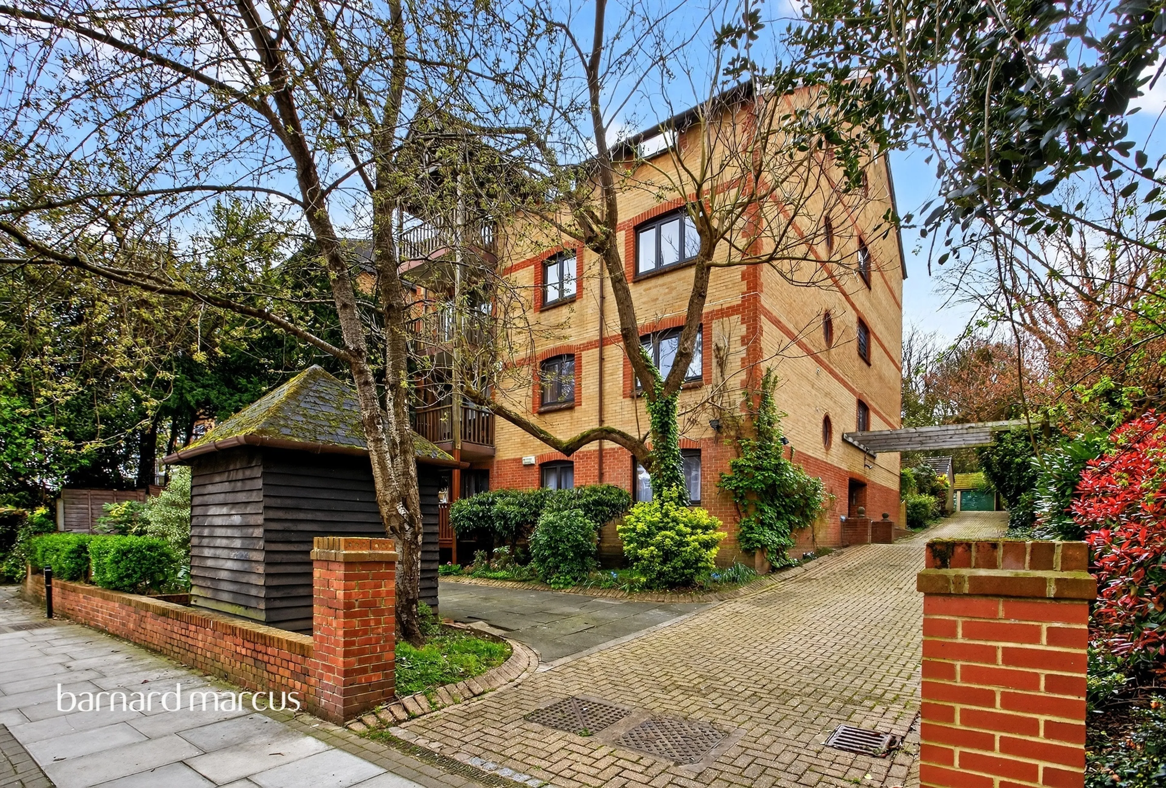 Property at Avenue Road, London