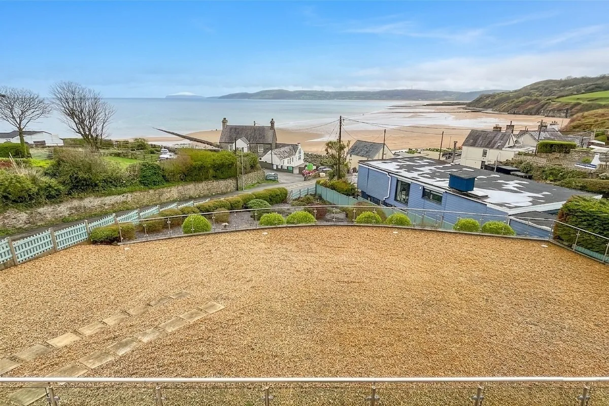 Beach Road, Benllech, Tyn-y-Gongl, Isle of Anglesey, LL74