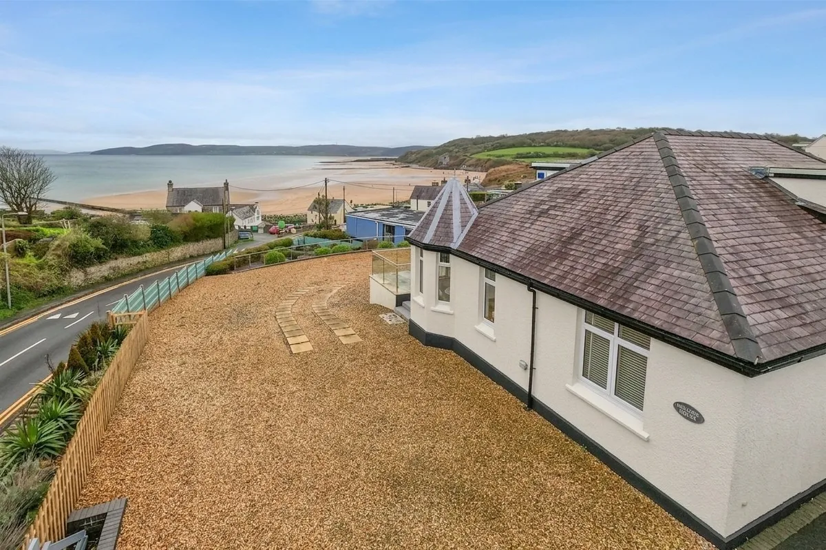 Beach Road, Benllech, Tyn-y-Gongl, Isle of Anglesey, LL74