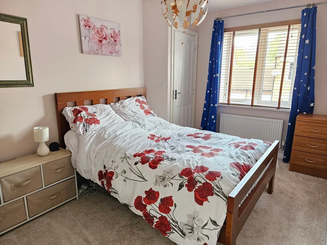 https://mr0.homeflow-assets.co.uk/files/photo/image/47033/2775/_x_/48959340.jpg