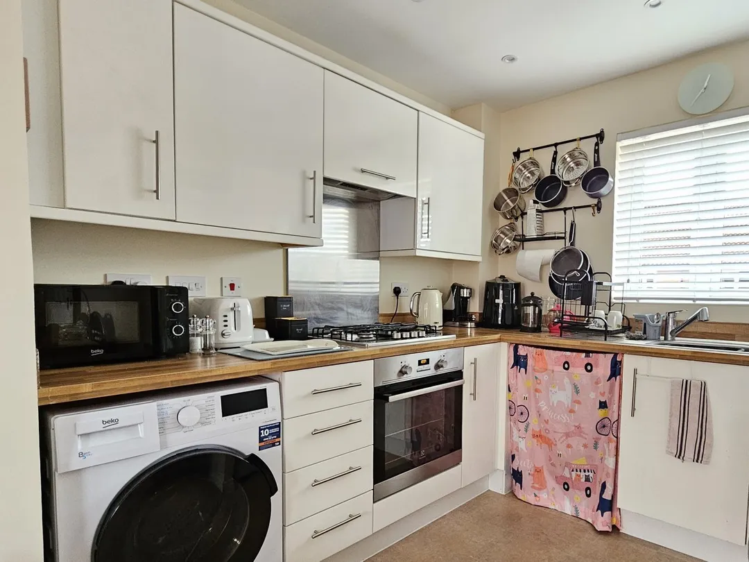 https://mr0.homeflow-assets.co.uk/files/photo/image/47033/2777/_x_/48959341.jpg