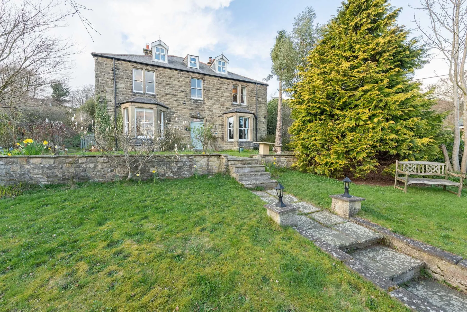 Property photo top 0