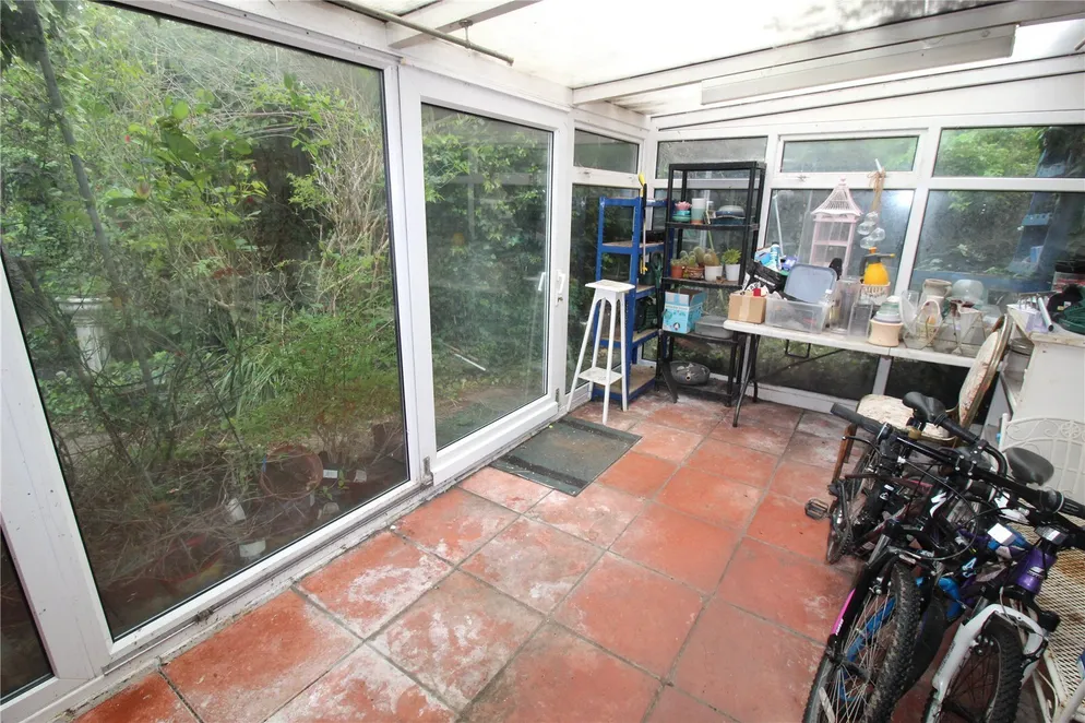 Property carousel item 4