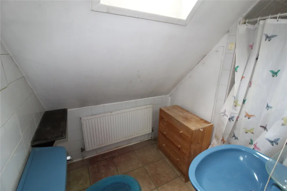Property carousel item 12