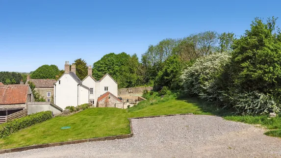 Main Road, Aust, BS35