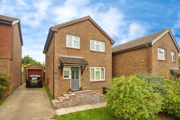 Broke Court, Guildford, Surrey, GU4
