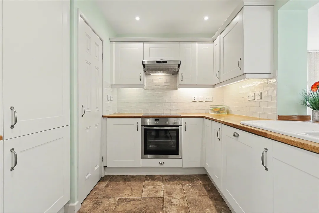 https://mr0.homeflow-assets.co.uk/files/photo/image/47042/0277/_x_/JFJ2sApHlkGCV_iG2piyRA.jpg