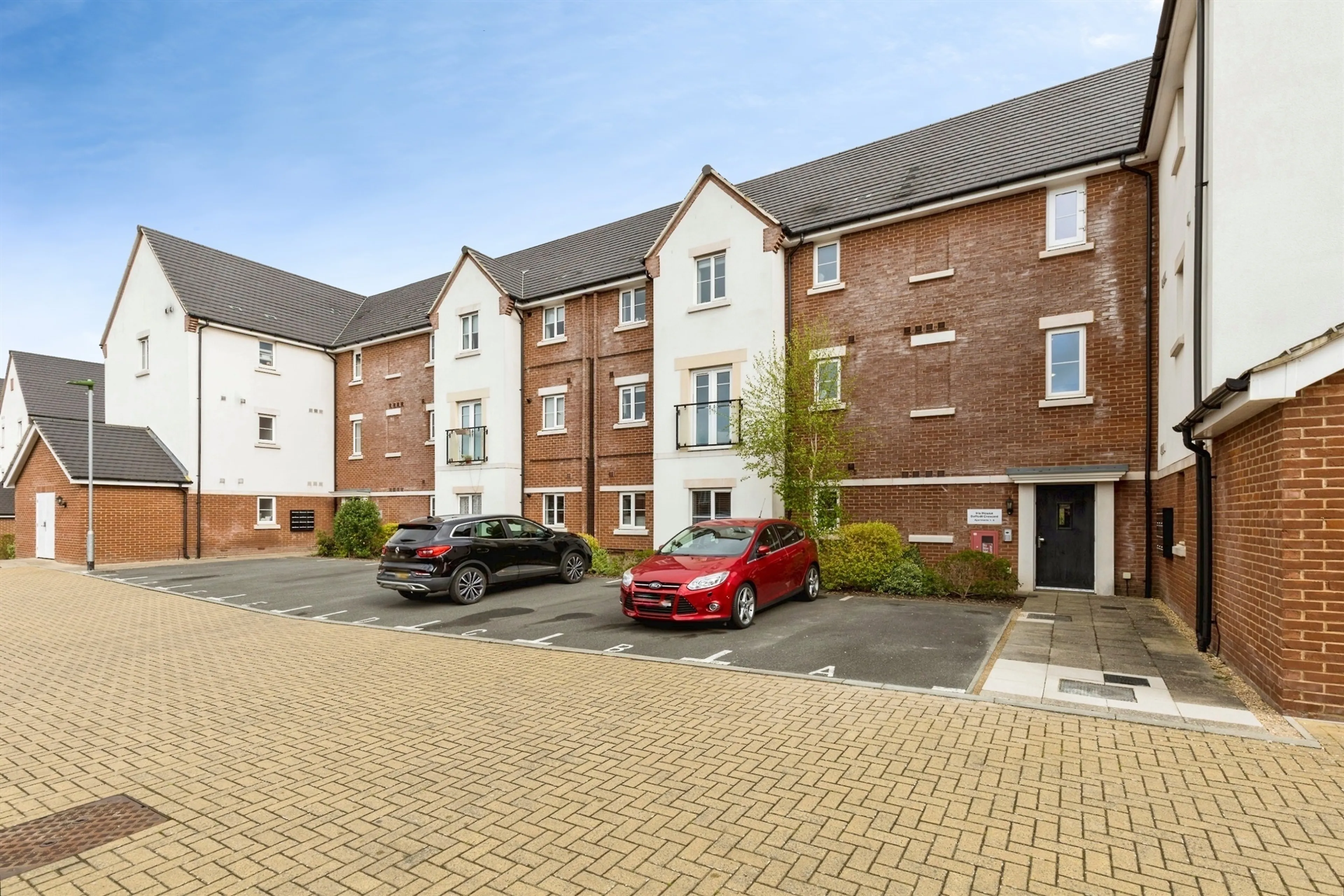 Property at Daffodil Crescent, Crawley