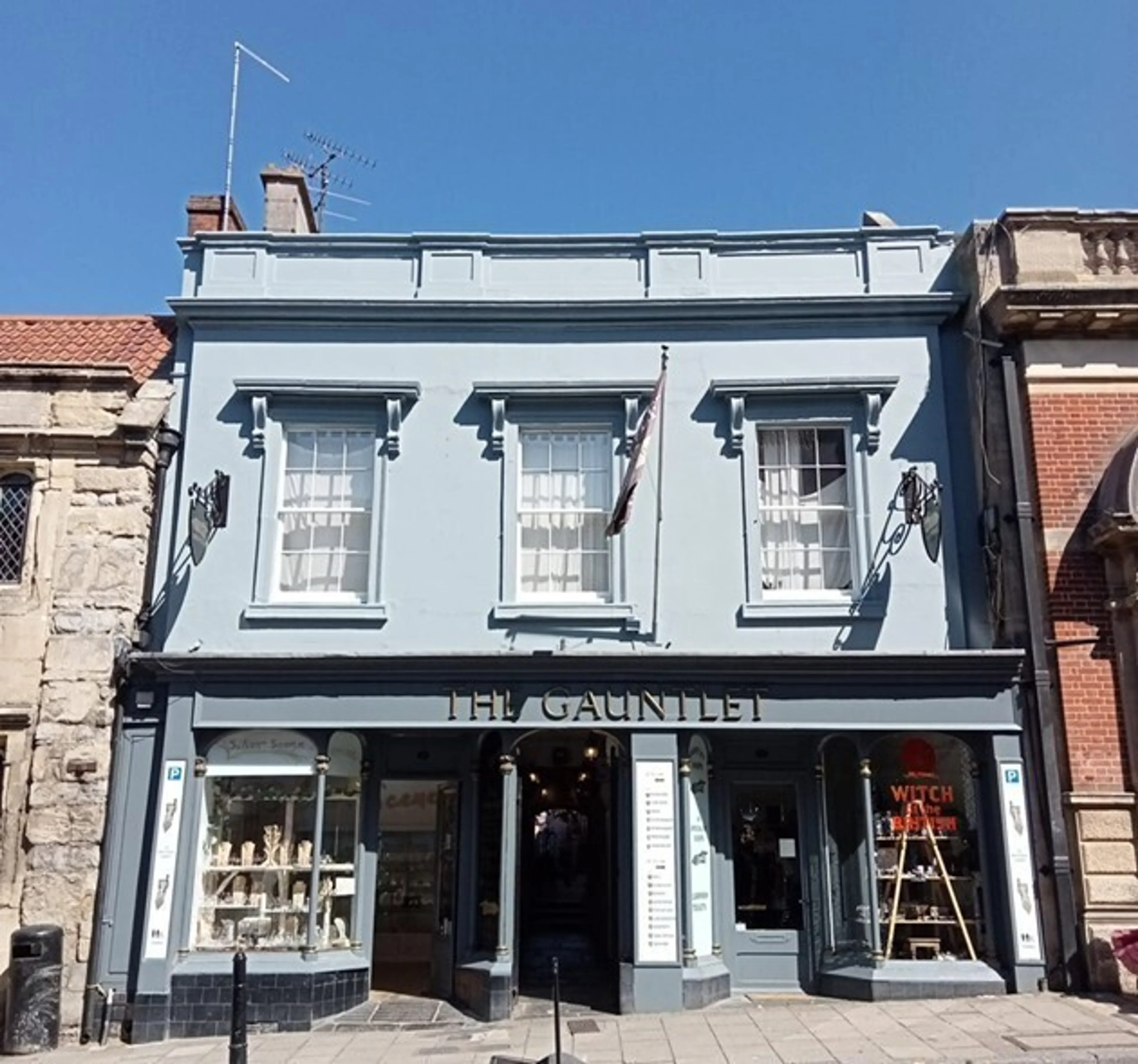 The Gauntlet, 11 High Street, Somerset, Glastonbury, BA6 9DP