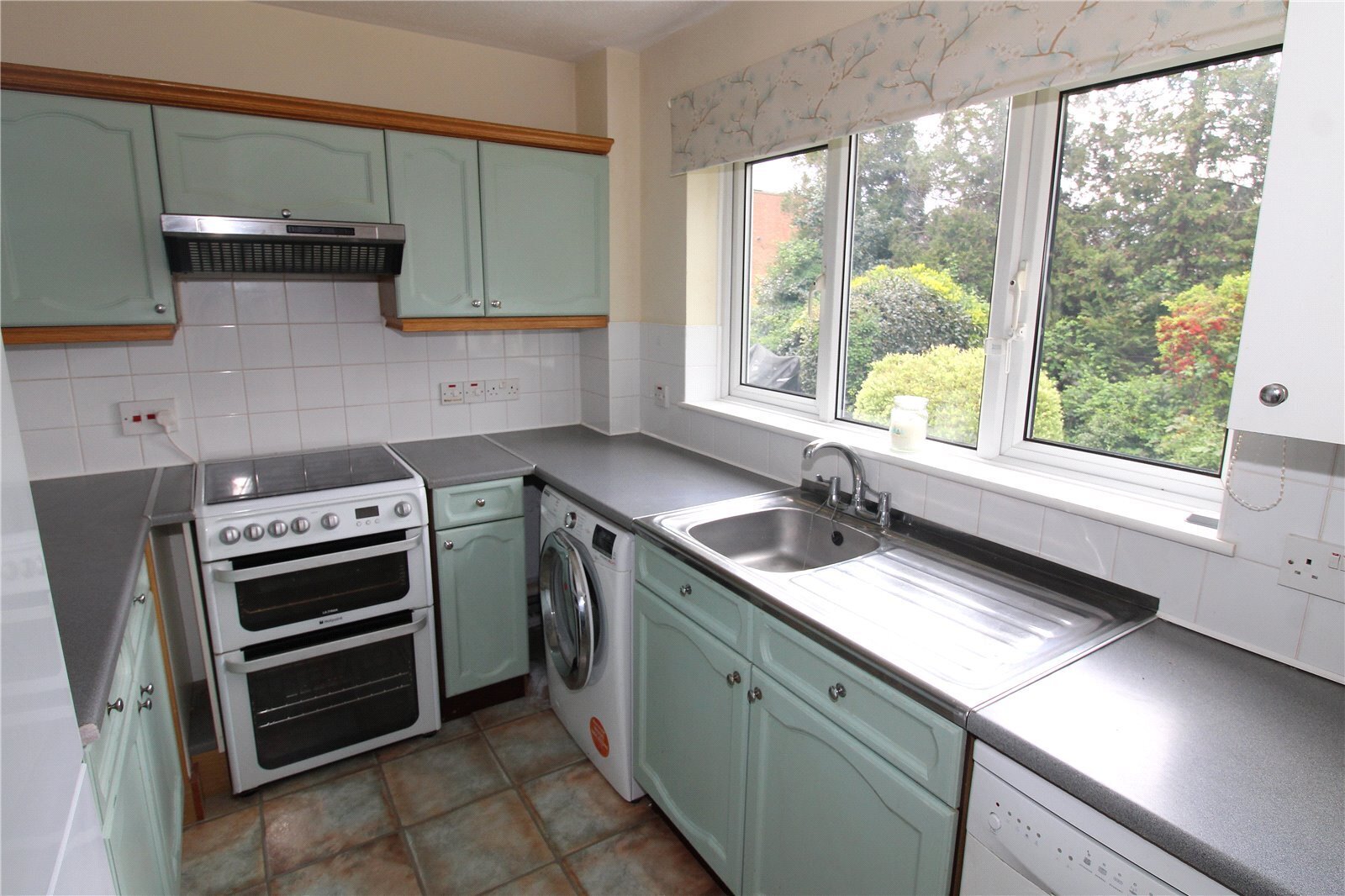 Northwood Square, Fareham, Hampshire, PO16 Image 3
