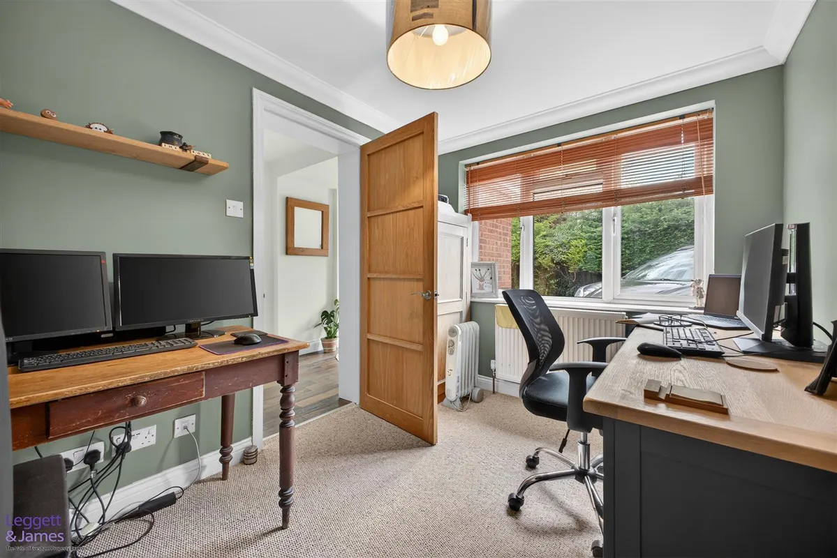 Hughes Close, Harvington, Evesham