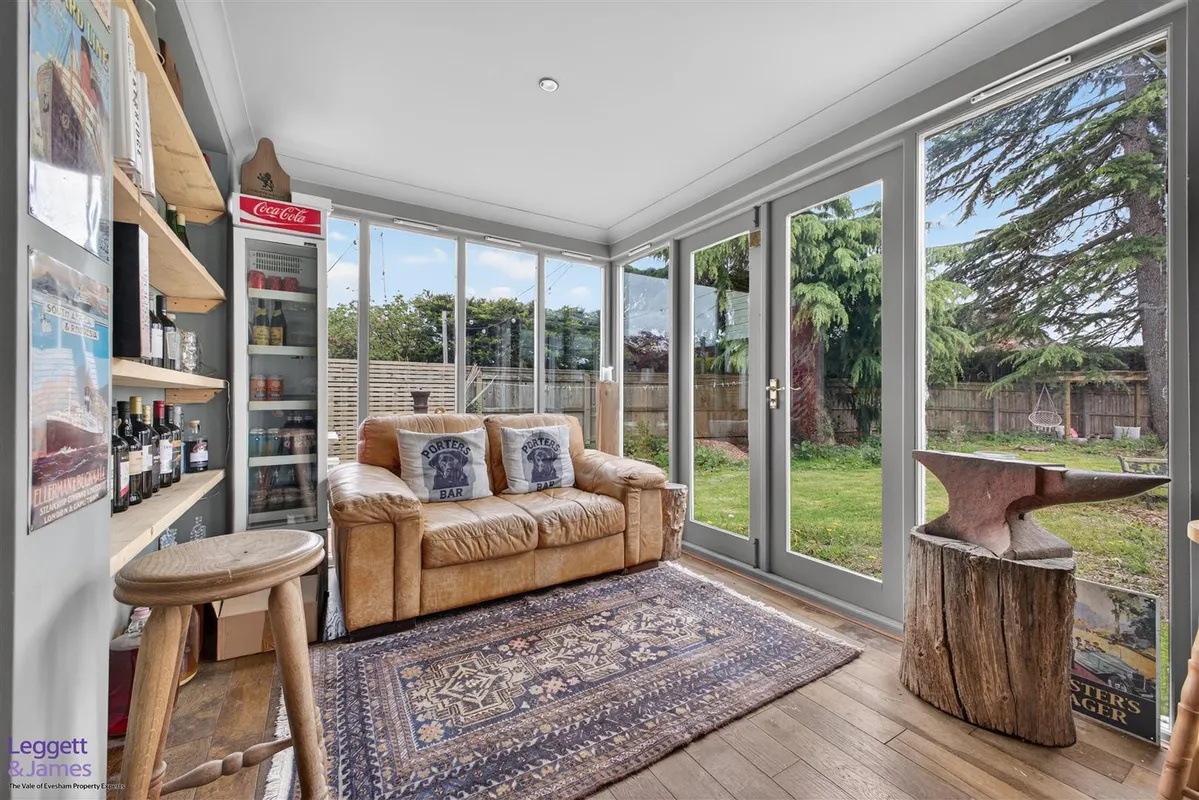 Hughes Close, Harvington, Evesham