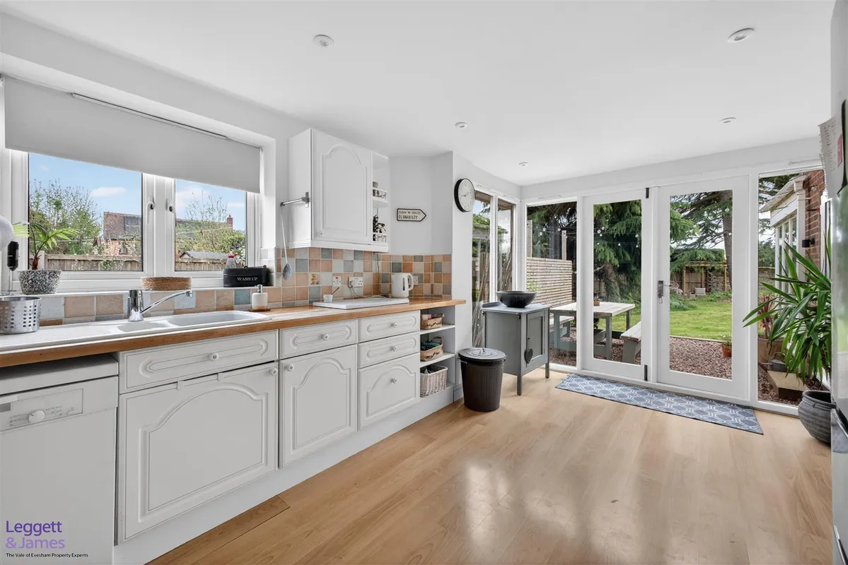 Hughes Close, Harvington, Evesham