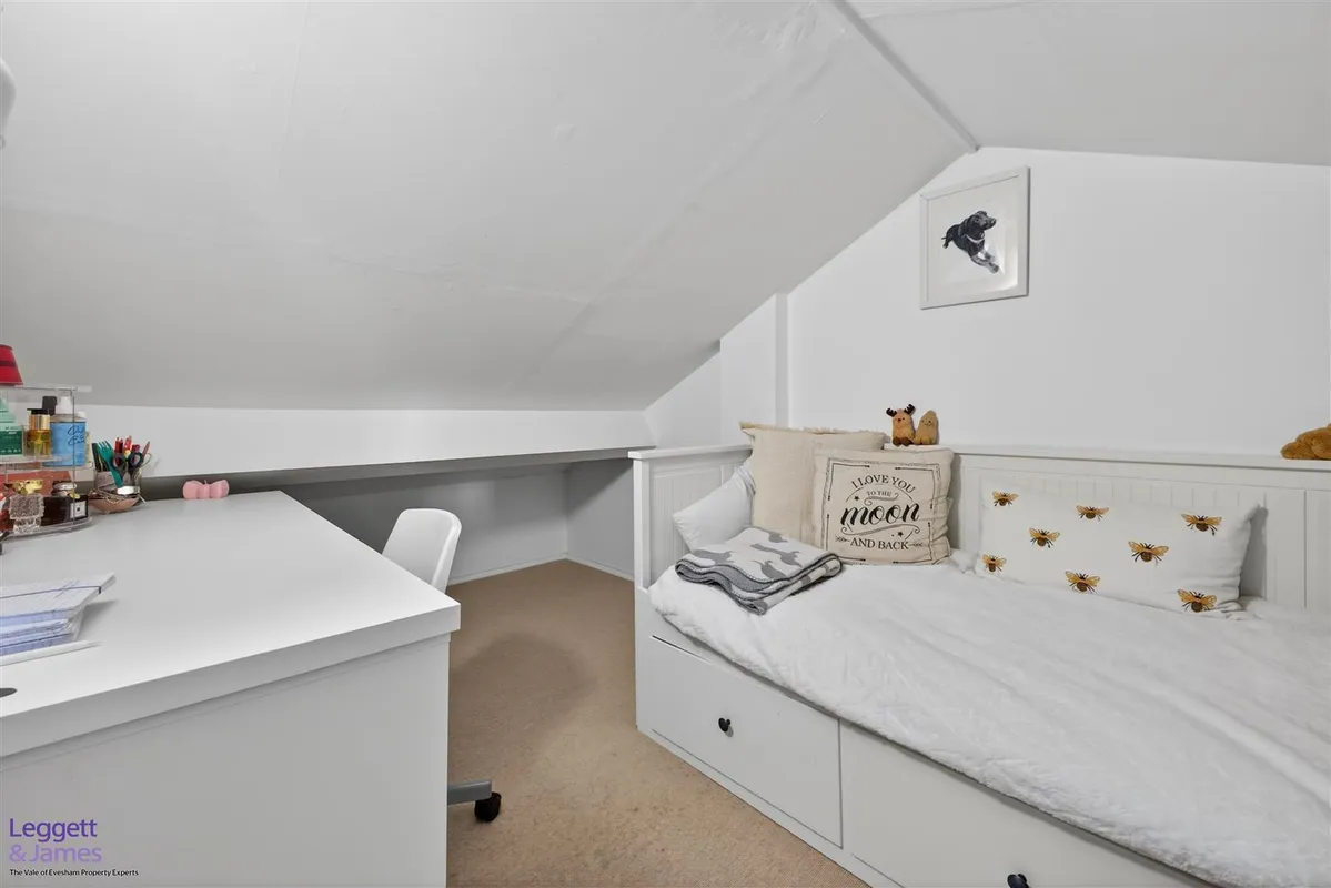 Hughes Close, Harvington, Evesham