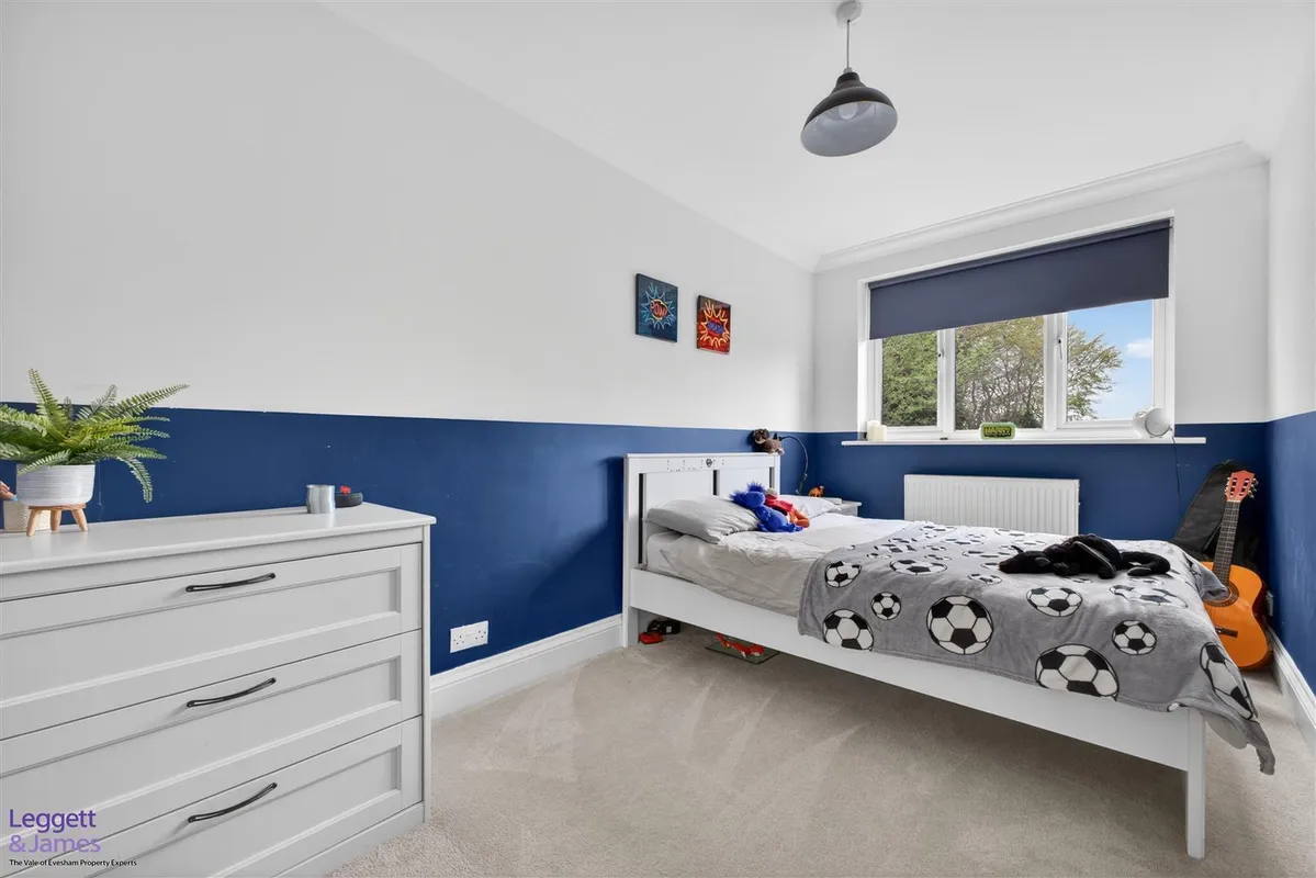 Hughes Close, Harvington, Evesham
