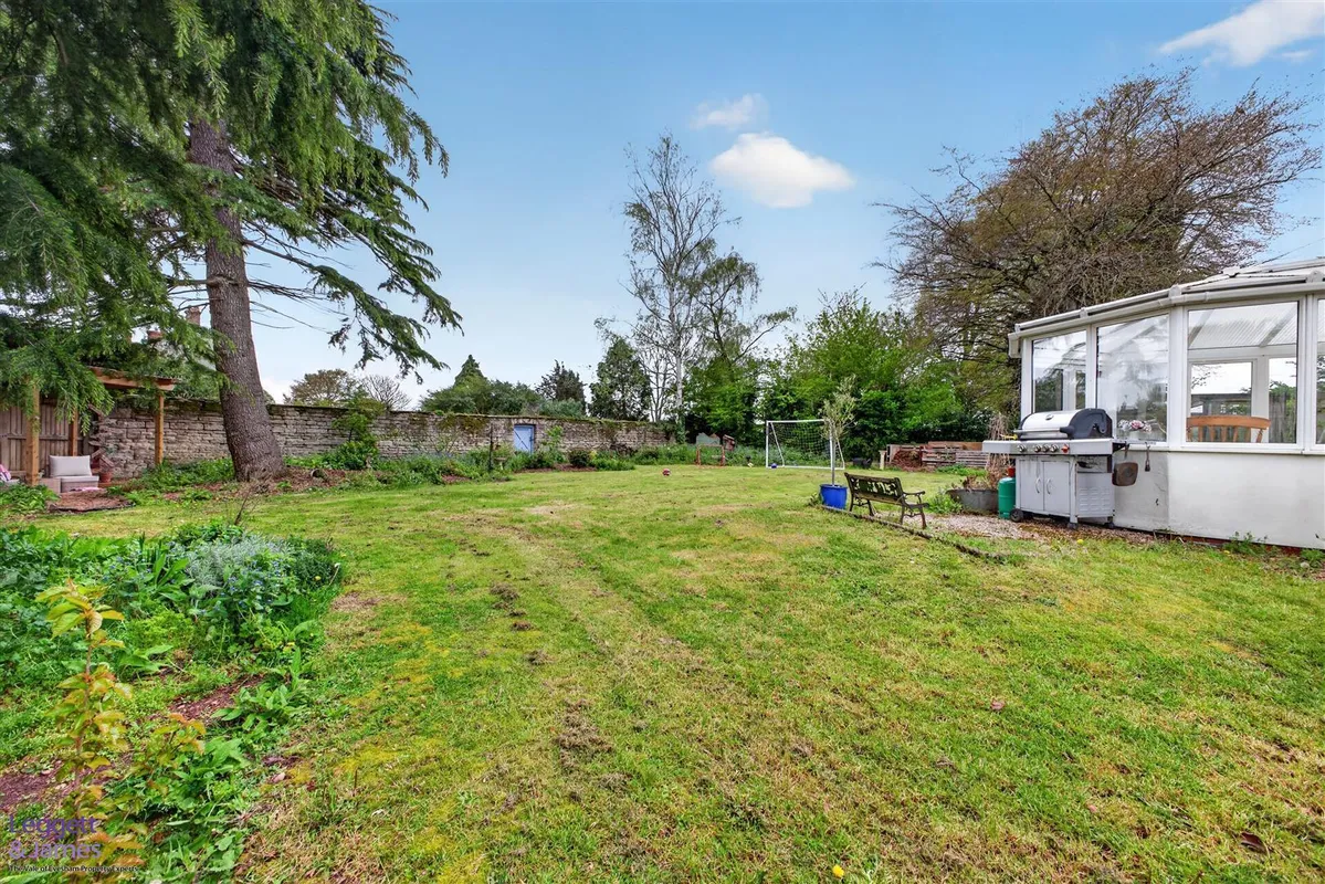 Hughes Close, Harvington, Evesham