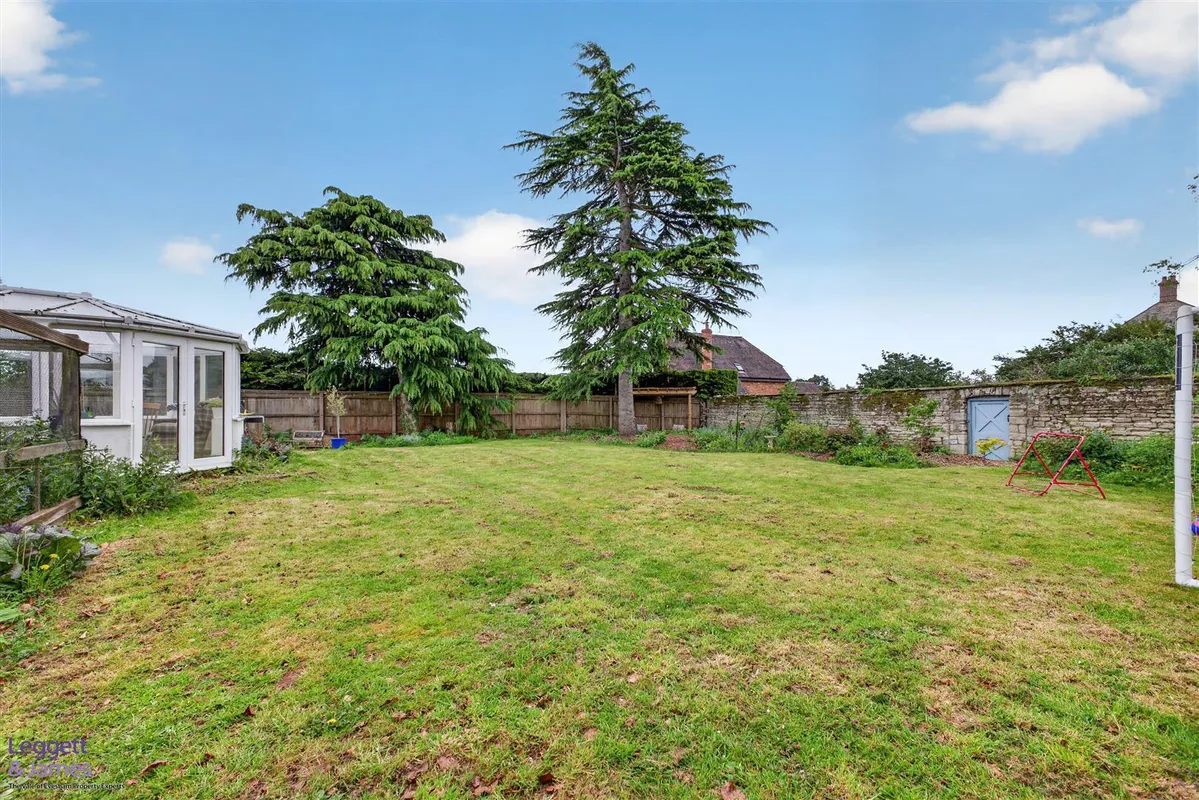 Hughes Close, Harvington, Evesham