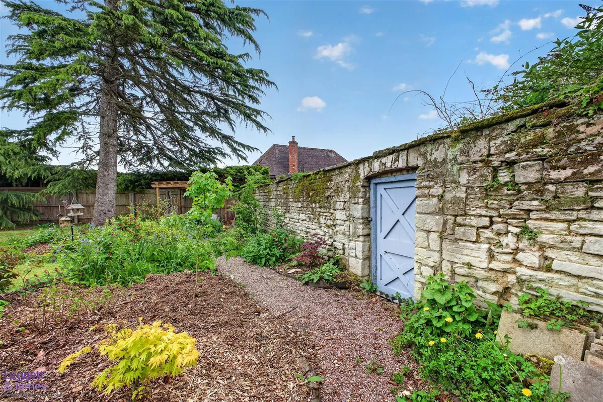 Hughes Close, Harvington, Evesham