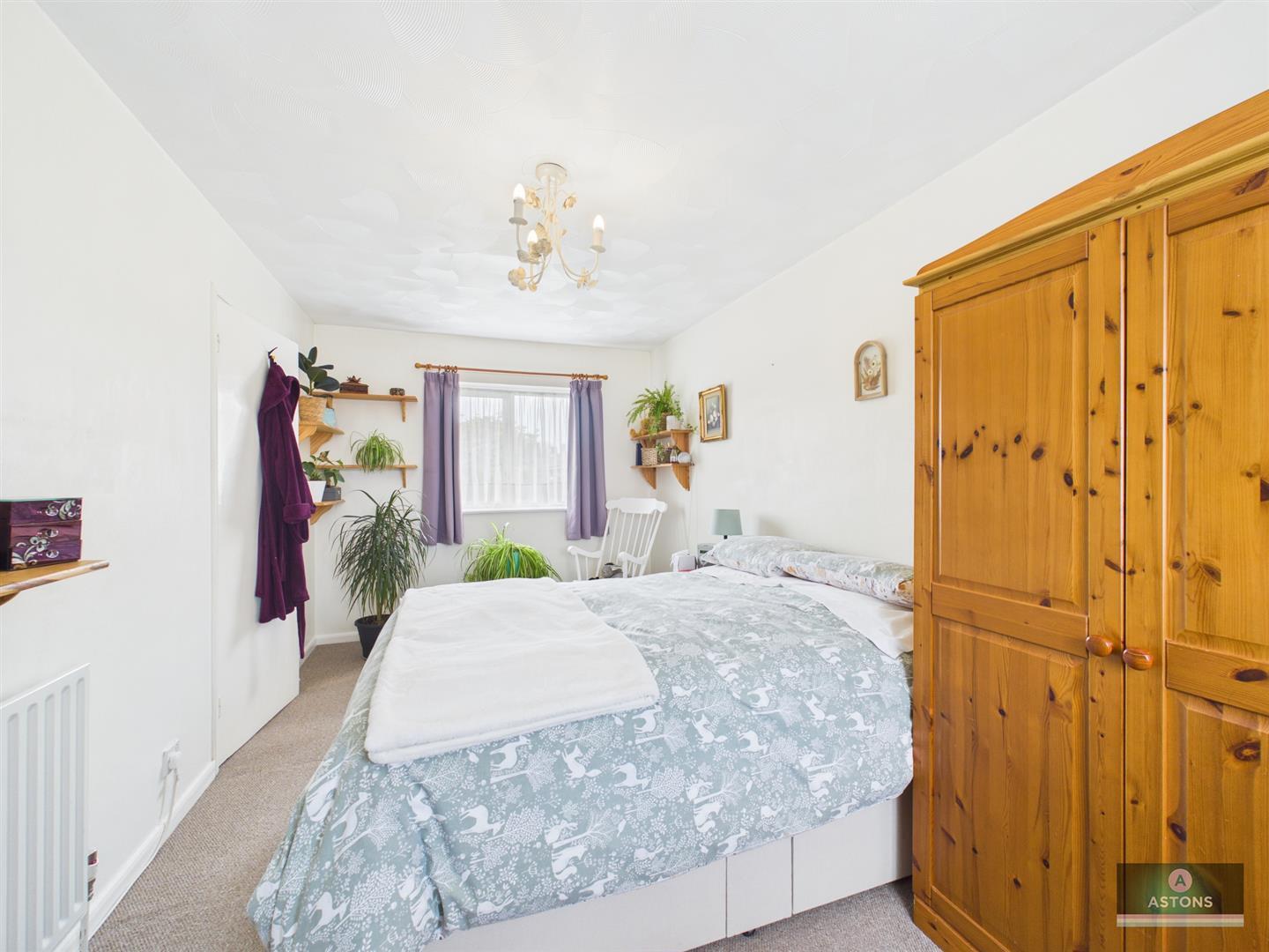 Fox Close, Langley Green Image 10