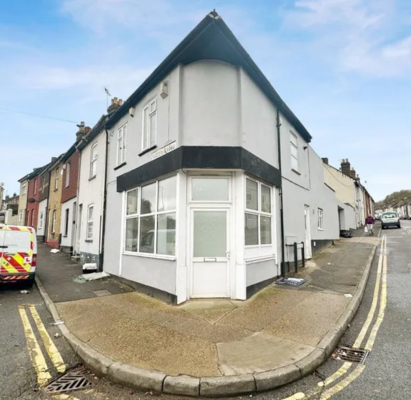 Castle Road, Chatham. ME4