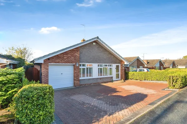 Greenfields Drive, Little Neston, Nes...