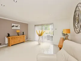 Hamlet Hill, Roydon, Harlow thumb 3