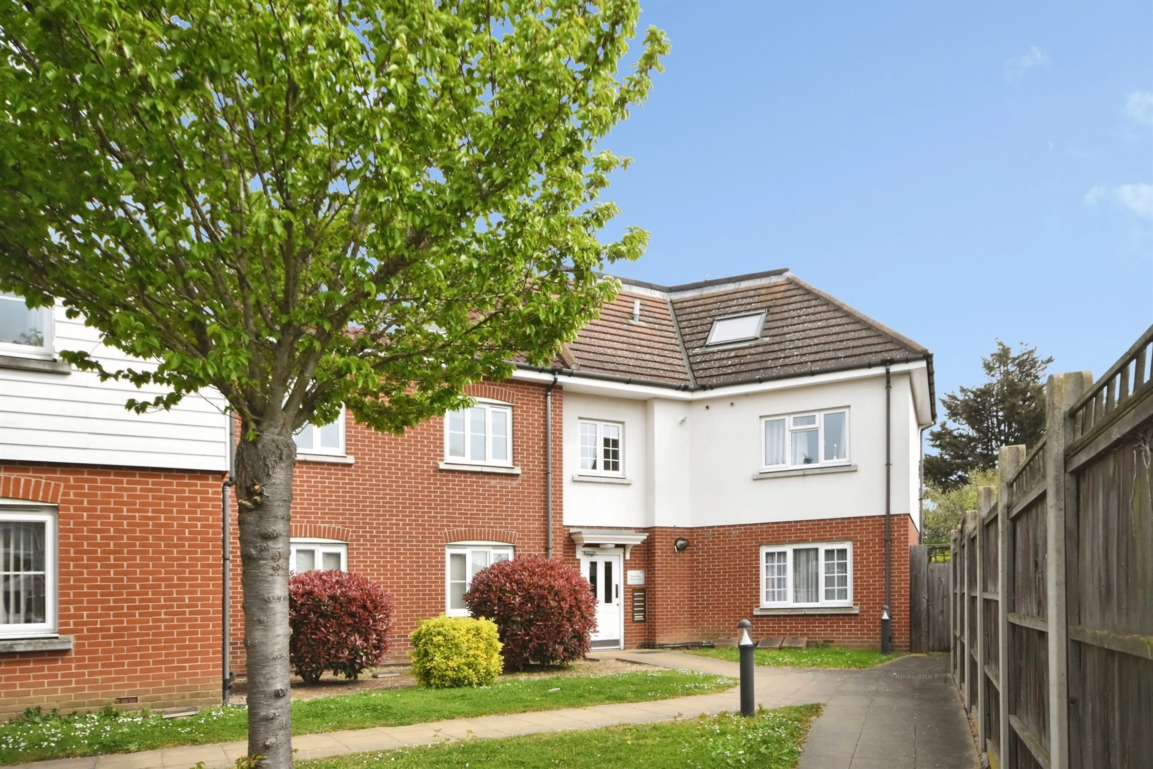 Property at Gillian Crescent, Romford