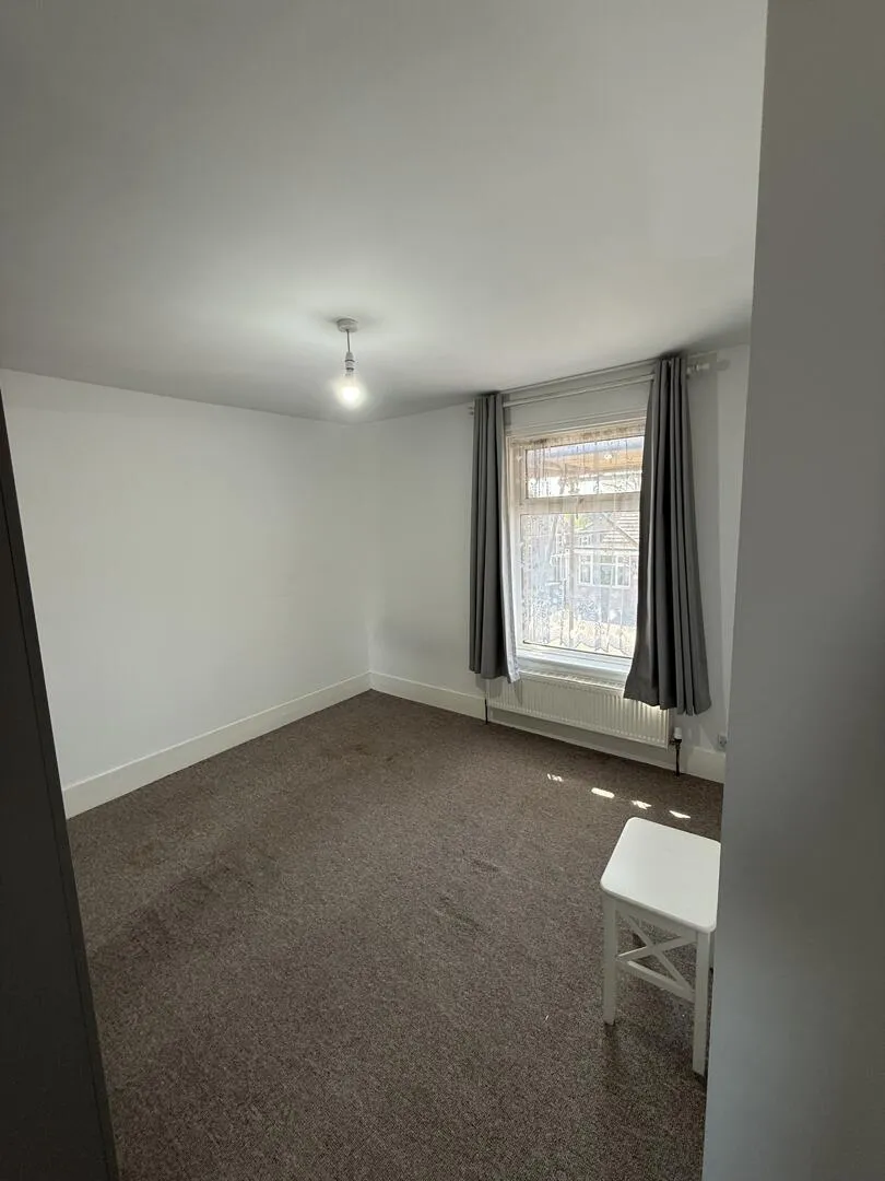 https://mr0.homeflow-assets.co.uk/files/photo/image/47058/6188/_x_/-H6vQVMFt0esnHQg0Aqbig.jpg
